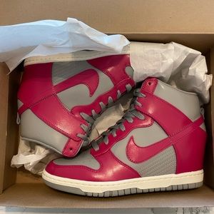 NEW - Never Worn Women’s Nike Dunk Sky High Size 9 - Authentic 2012 Sneakerwedge